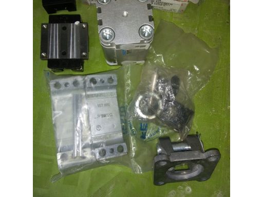 Festo -manometry - kołnierze + inne - nowe