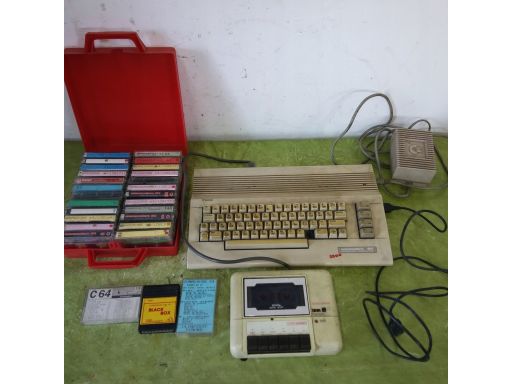 Commodore 64 - komputer +zasilacz +magnetofon +gry
