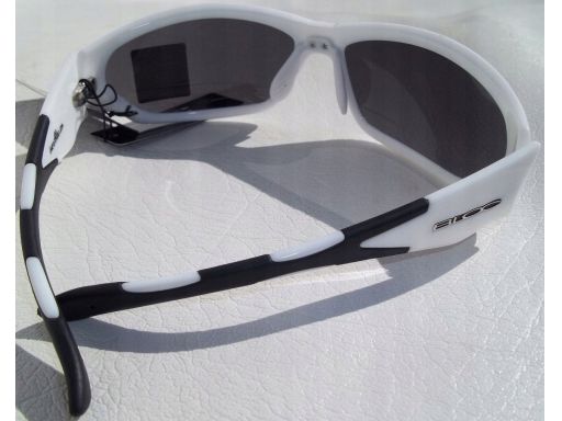 Białe okulary sportowe bloc california x501