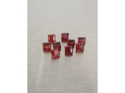 Granat czerwony kwadrat 2,5x2,5 mm sztuka